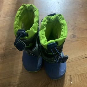 Toddler size 8 snow boots